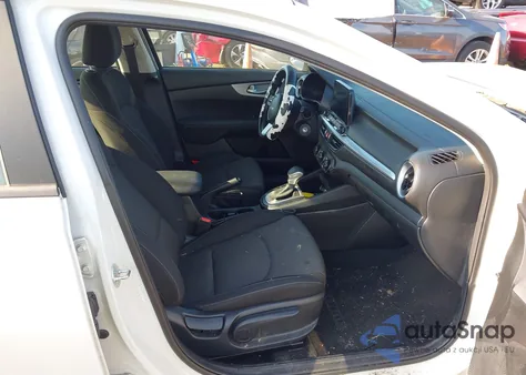 2024 Kia Forte Lxs z USA, uszkodzony, nr VIN 3KPF24AD8RE695667